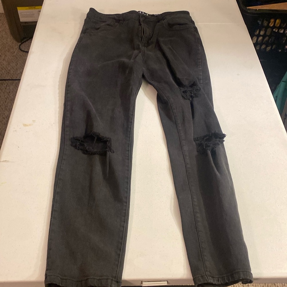 Women’s high rise Mom jeans